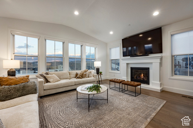 Photo 2 for MLS #2114035 at 2738 Ledger Way