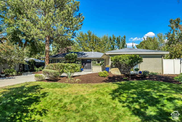 Photo 2 - 2035 E Ribbon Ln, Holladay UT 84117