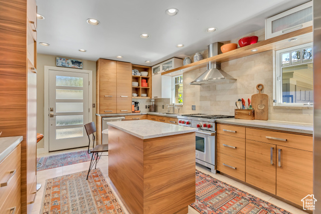 2035 E RIBBON LN, Holladay UT 84117
