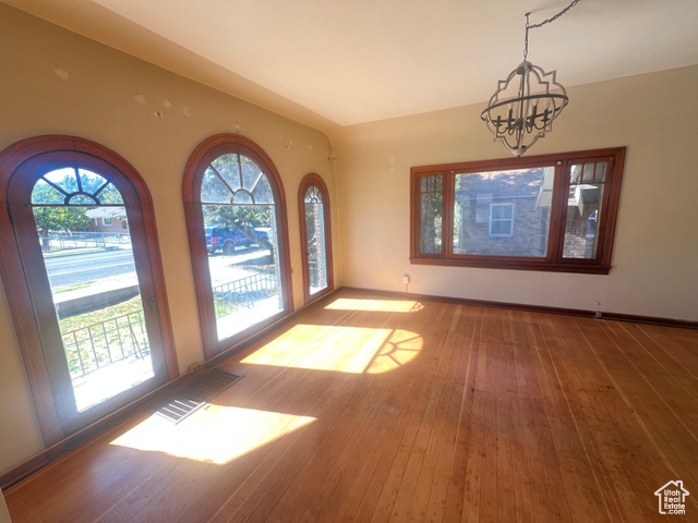 Photo 10 for MLS #2114054 at 544 E 7th St