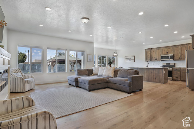 Photo 7 for MLS #2114095 at 32 S 2560 East