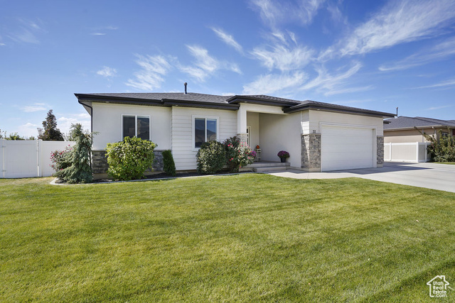 Photo 2 for MLS #2114095 at 32 S 2560 East