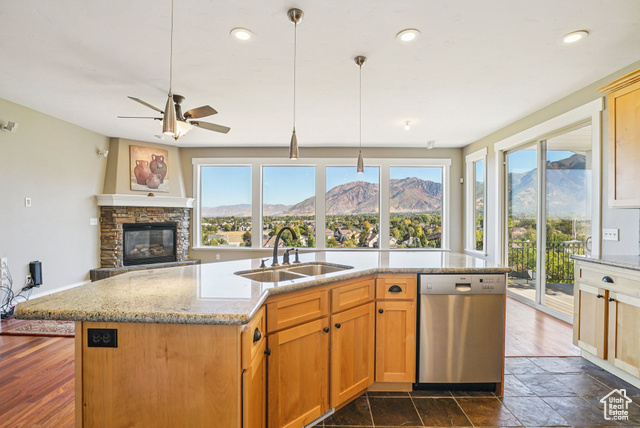 Photo 8 for MLS #2114099 at 2045 E Rocklin Dr