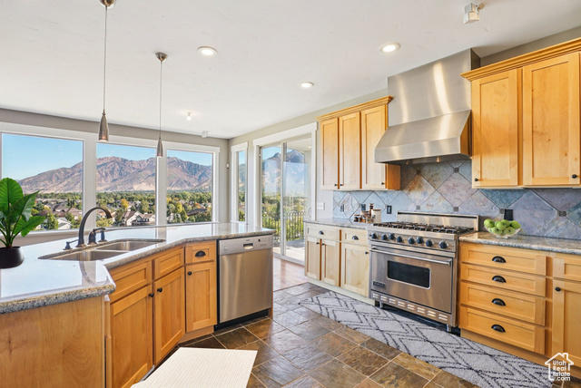 Photo 9 for MLS #2114099 at 2045 E Rocklin Dr