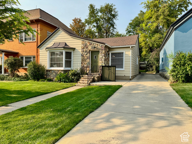 Photo 2 for MLS #2114100 at 821 E 100 South