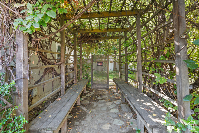 Photo 40 for MLS #2114107 at 1574 E Stablewood Cir