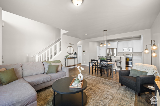 Photo 5 for MLS #2114109 at 1064 W Narrows Ln