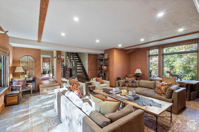 Photo 5 for MLS #2114148 at 3003 E Elk Way