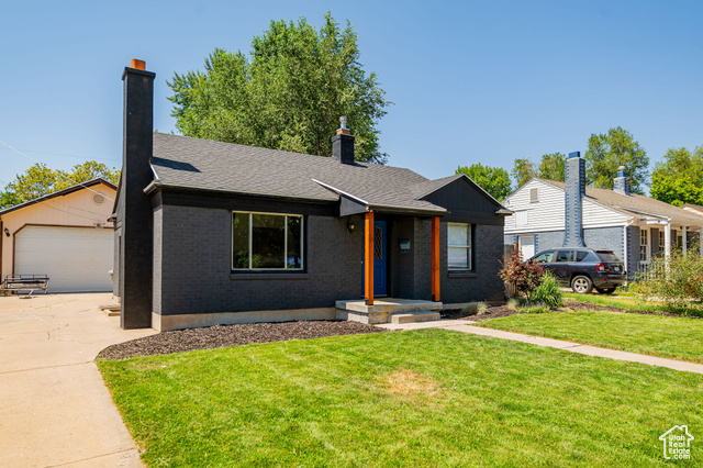 Photo 3 for MLS #2114154 at 3065 S Iowa Ave