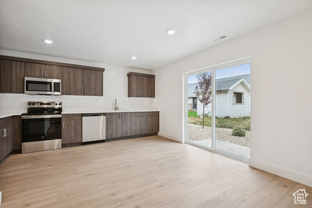 Photo 8 for MLS #2114164 at 1615 N Angel St #H