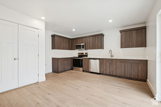 Photo 9 for MLS #2114164 at 1615 N Angel St #H