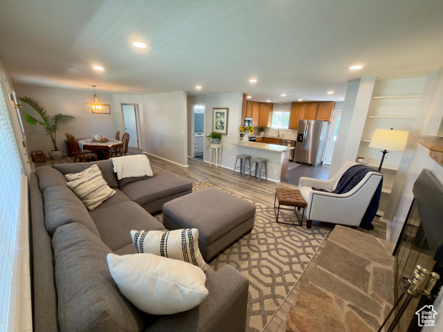 Photo 5 for MLS #2114200 at 1460 E Amalfi Ave