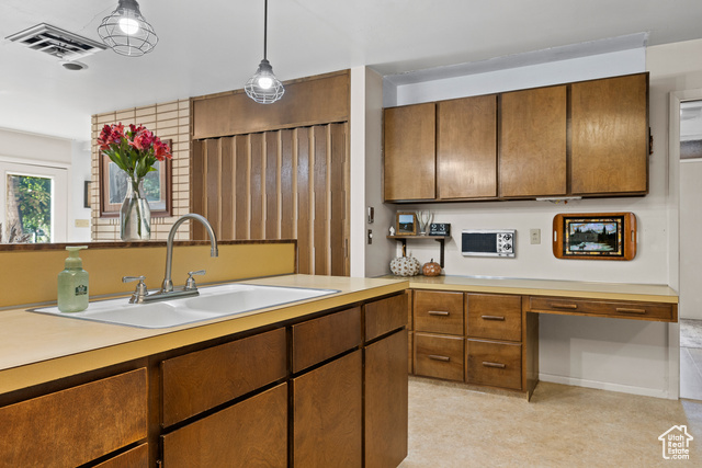 Photo 11 for MLS #2114206 at 231 S Main St