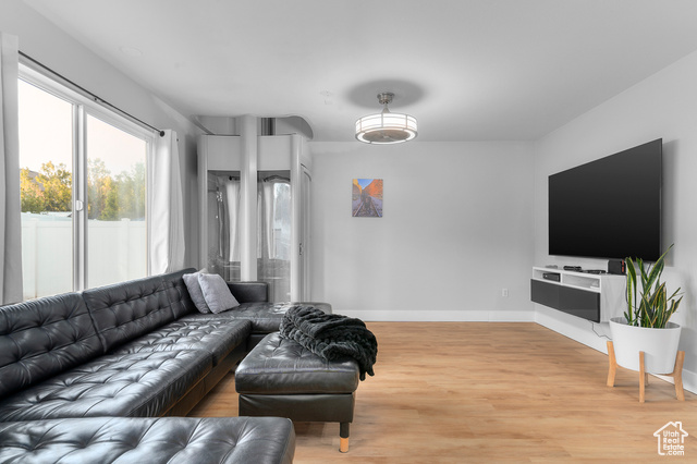 Photo 11 for MLS #2114219 at 13866 S Mary Lorine Cir