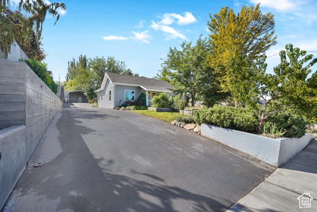 Photo 2 for MLS #2114223 at 926 E 500 South