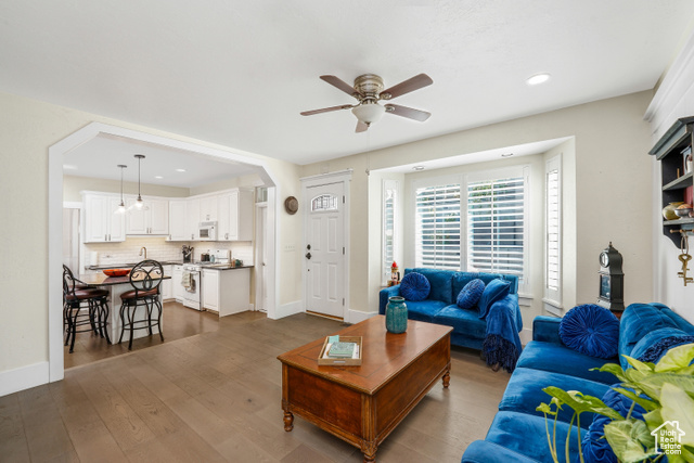 Photo 9 for MLS #2114223 at 926 E 500 South