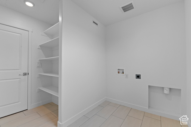 Photo 12 for MLS #2114224 at 842 N Chillingham Dr #172
