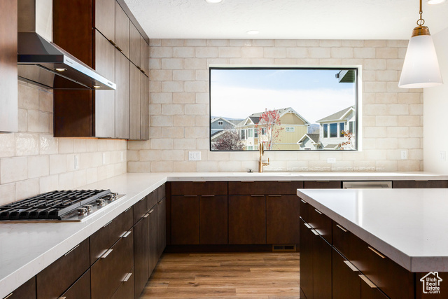 Photo 18 for MLS #2114255 at 2818 E Hayloft Ln #213