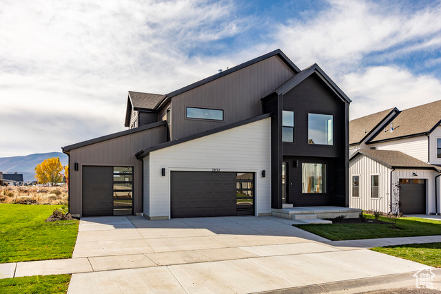 Photo 37 for MLS #2114258 at 2832 E Hayloft Ln #214