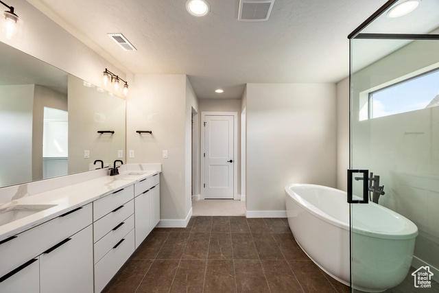 Photo 18 for MLS #2114258 at 2832 E Hayloft Ln #214