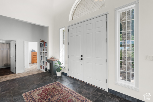 Photo 7 for MLS #2114274 at 6124 Osmond Dr