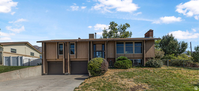 Main photo for 272 N Pin Oak Ln