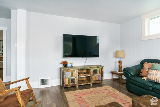 Photo 5 for MLS #2114343 at 260 S 1st