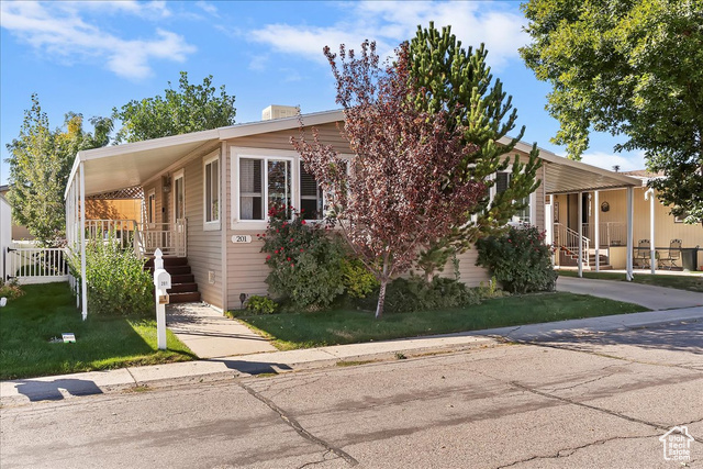 Photo 3 for MLS #2114356 at 1111 N 2000 West #201