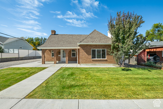 Photo 2 for MLS #2114374 at 553 N 200 East