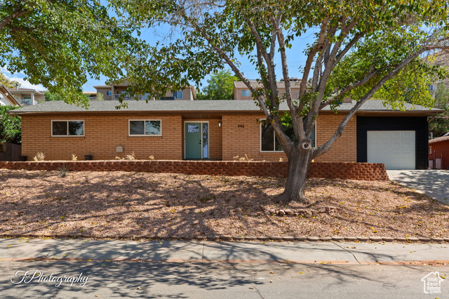 592 N 1050 W, St George UT 84770