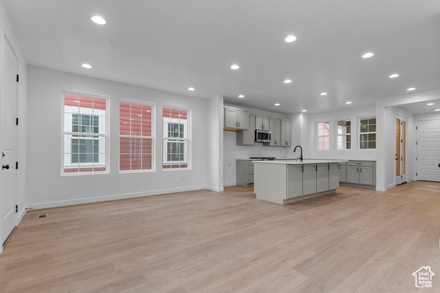 Photo 3 for MLS #2114430 at 11194 S Fordman Way