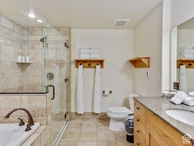 Photo 7 for MLS #2114440 at 1456 Newpark Blvd #417
