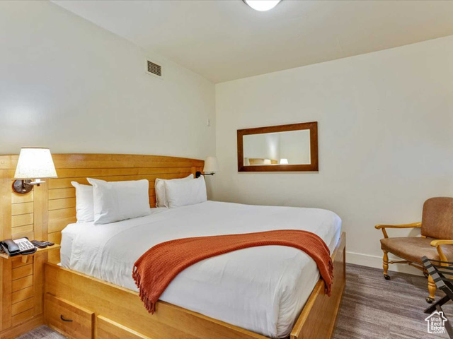 Photo 5 for MLS #2114440 at 1456 Newpark Blvd #417