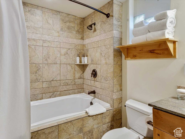 Photo 16 for MLS #2114440 at 1456 Newpark Blvd #417