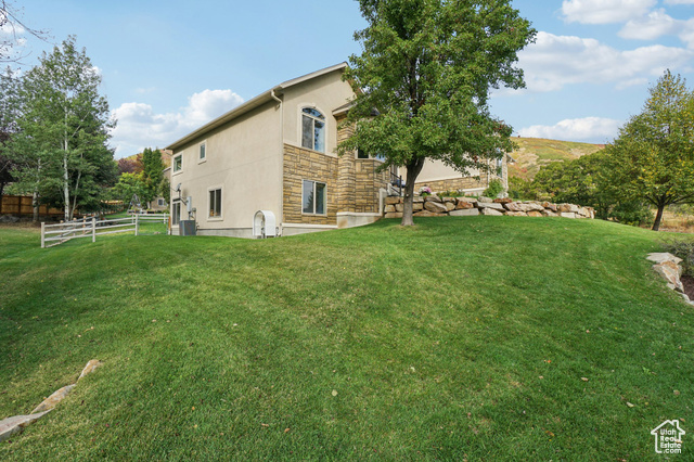 Photo 3 for MLS #2114514 at 1275 Swiss Alpine Rd