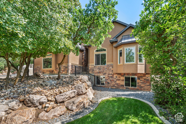 Photo 40 for MLS #2114546 at 520 Lacey Way
