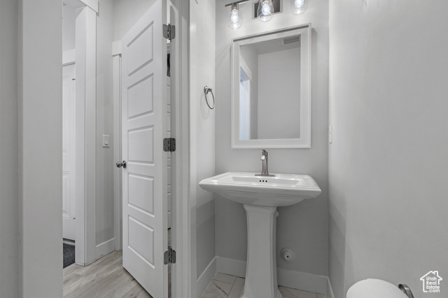 Photo 10 for MLS #2114586 at 4652 W Isla Daybreak Rd #128