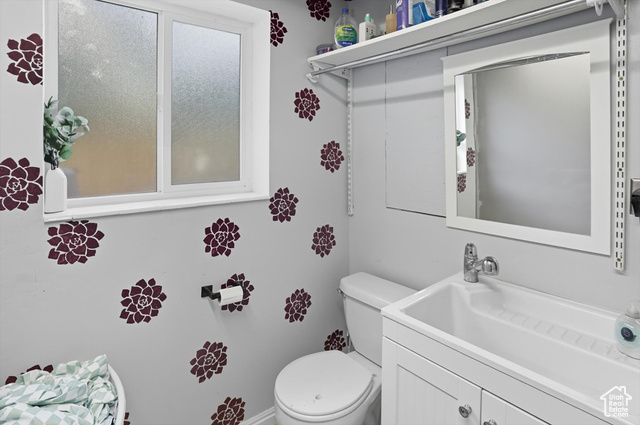 Photo 25 for MLS #2114587 at 690 Barlow St