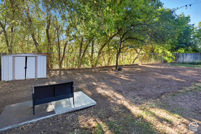 Photo 34 for MLS #2114587 at 690 Barlow St