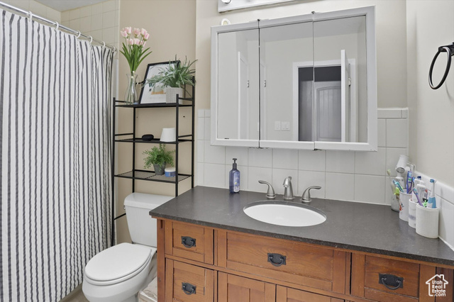 Photo 15 for MLS #2114587 at 690 Barlow St