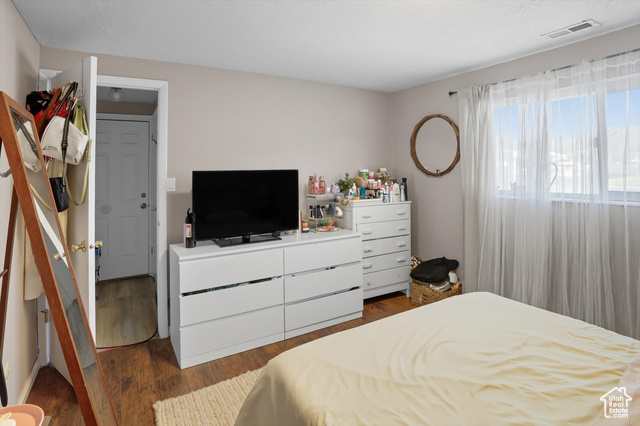 Photo 22 for MLS #2114587 at 690 Barlow St