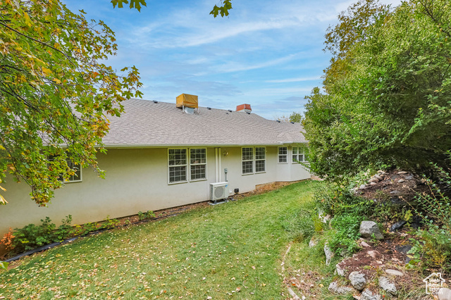 Photo 43 for MLS #2114622 at 2015 Ridgehollow Dr