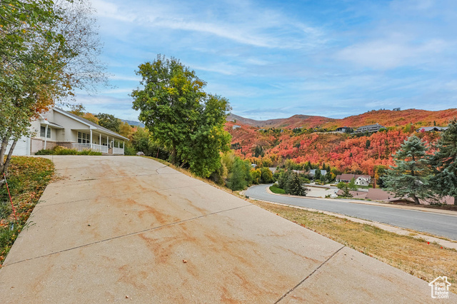 Photo 48 for MLS #2114622 at 2015 Ridgehollow Dr