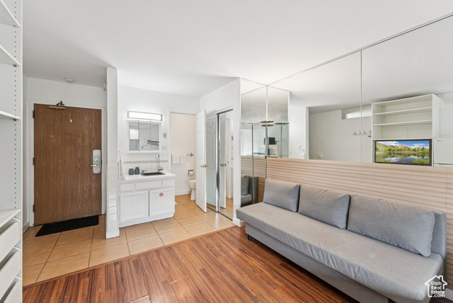 Photo 9 for MLS #2114636 at 2015 Prospector #129