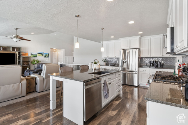 Photo 9 for MLS #2114643 at 2259 E Horizon Dr