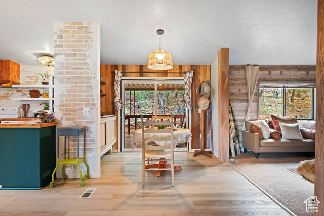 Photo 10 for MLS #2114711 at 1471 W Mardean Cir