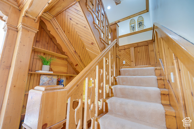 Photo 19 for MLS #2114746 at 952 Schneitter Cir