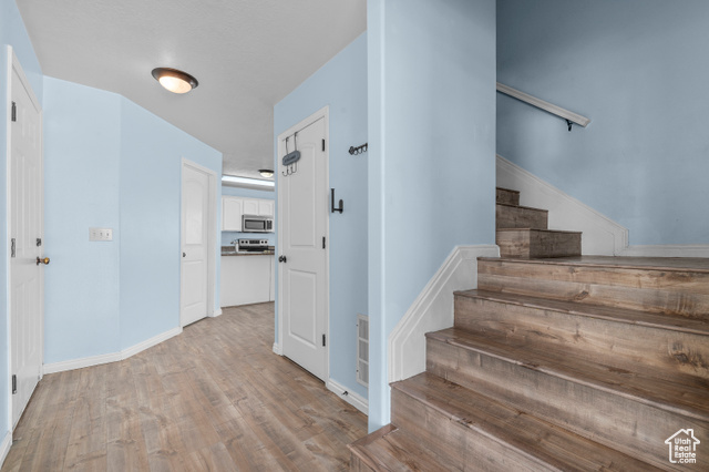 Photo 4 for MLS #2114758 at 13144 S Woods Park Dr