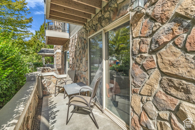 Photo 2 for MLS #2114777 at 1230 E Privet Dr #103