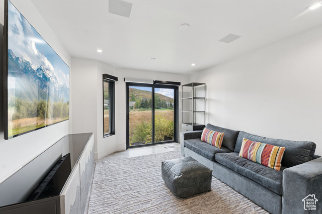 Photo 19 for MLS #2114789 at 1551 Lakeside Cir